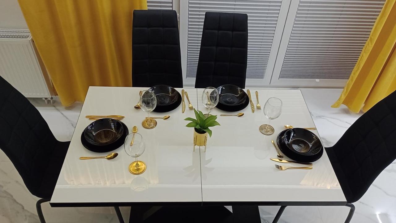 Plaza Tower Apartament, Sauna, Targi קילצה מראה חיצוני תמונה